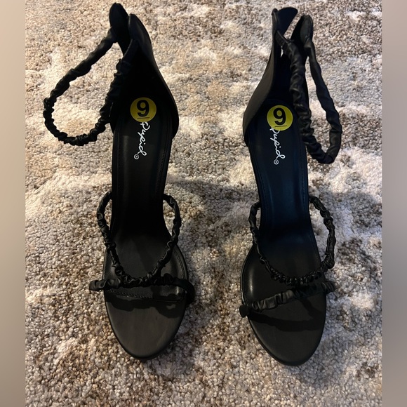 Strap heels - Picture 1 of 3